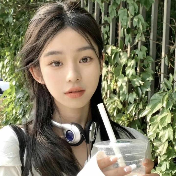 她不土，她是我妹妹